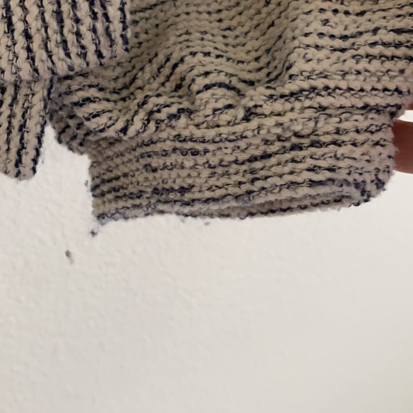 Time and tru Woman’s pull over - Picture 2 of 5